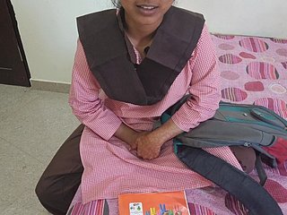 El estudiante de numbed aldea india de Desi fue el sexo doloroso por primera vez en posición de estilo perrito