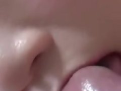 Amateur babe in arms cumshot
